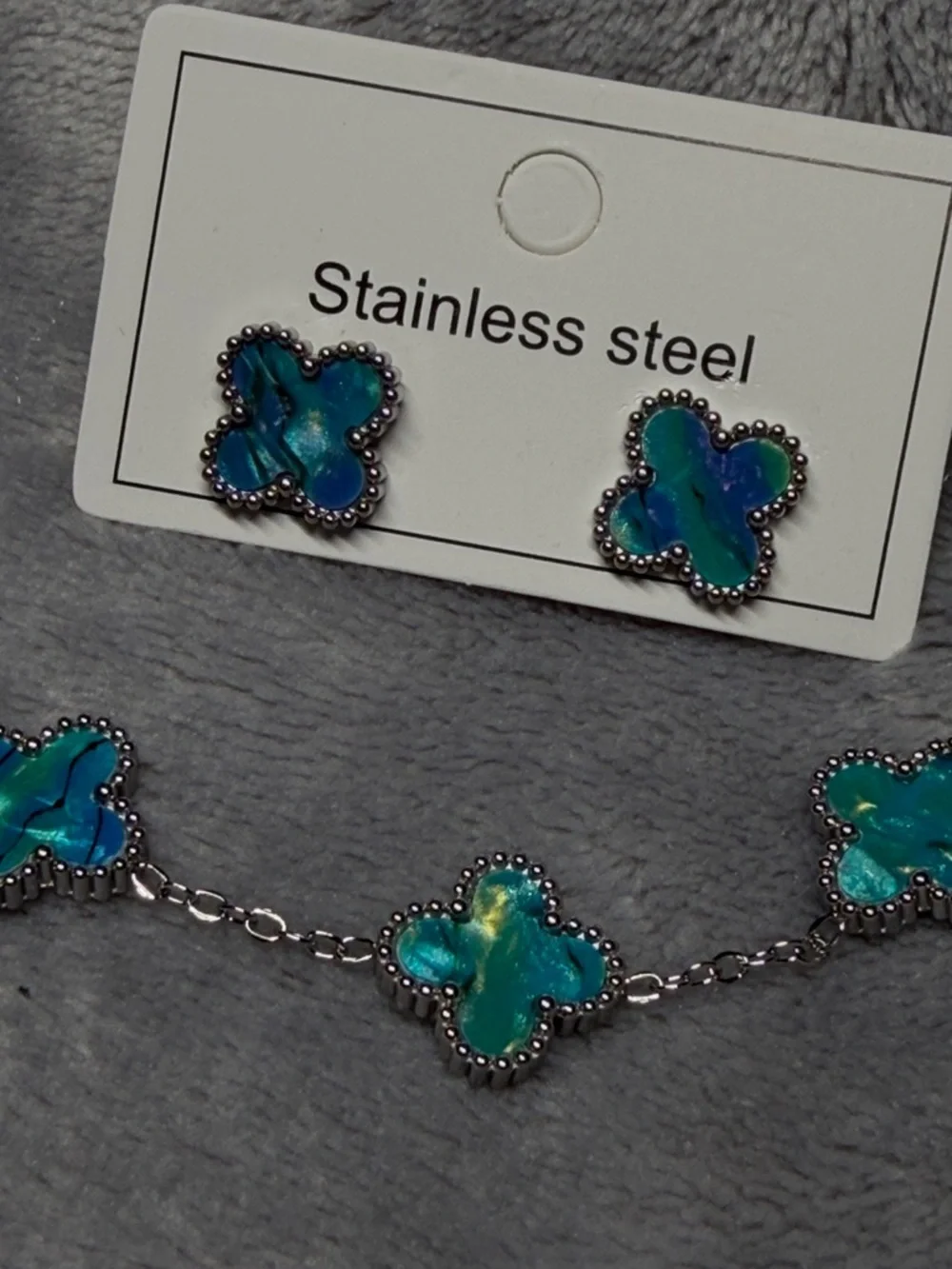Stainless Steel Turquoise Blue Clover Bracelet and Stud Earrings Set - Picture 4 of 5